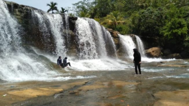 Warga Tasikmalaya Percaya Curug Dengdeng Jadi Tempat Berwudu Nabi Daud