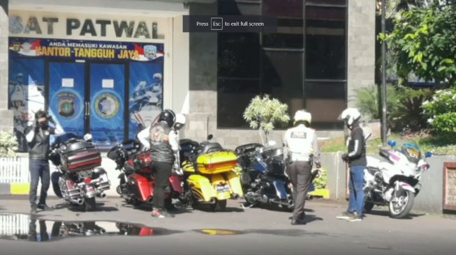 Rombongan moge Harley-Davidson kena tilang polisi karena langgar aturan penggunaan strobo (Instagram)