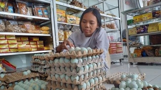 Mudik Dilarang, Penjual Telur Asin di Tegal: Tahun Kemarin Sudah Hancur!