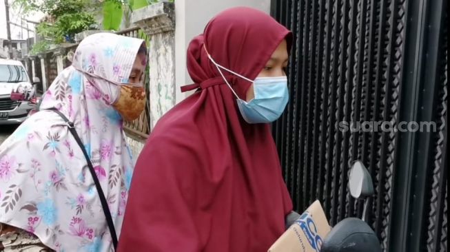 Perempuan diduga ibu Nissa Sabyan [Suara.com/Ismail]