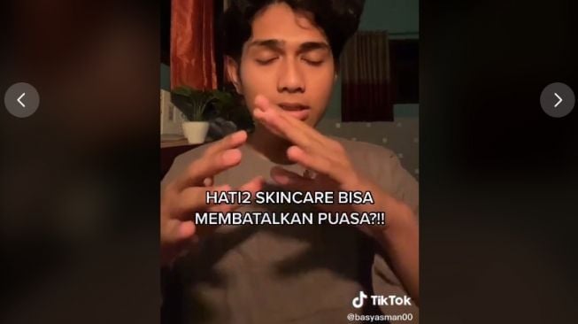 Konten Tiktok tentang cara penggunaan skincare yang bisa batalkan puasa (tiktok.com/@basyasman00)