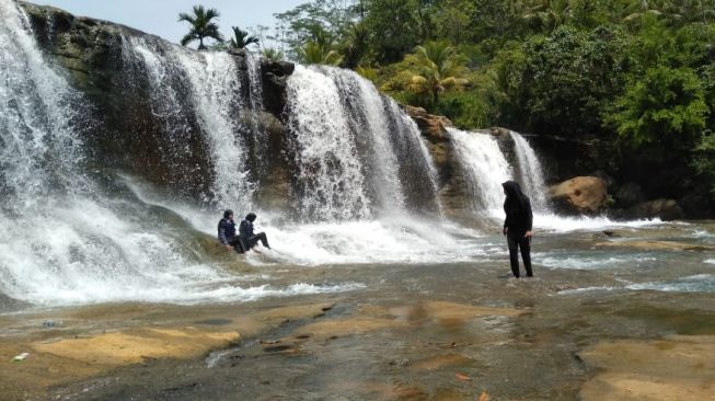 Urban Legend Curug Dengdeng, Tempat Nabi Daud Adzan dan Berwudhu