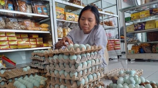 Mudik Lebaran Dilarang, Penjual Telur Asin Pantura Kembali Gigit Jari