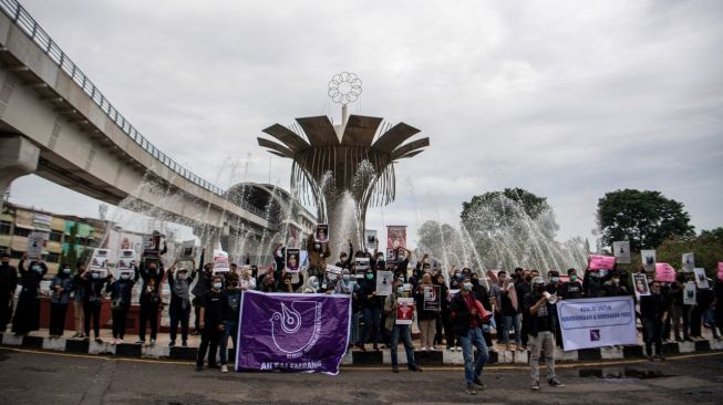 Jurnalis di Palembang suarakan solidaritas kekerasan pada jurnalis Nurhadi di Surabaya [instimewa]