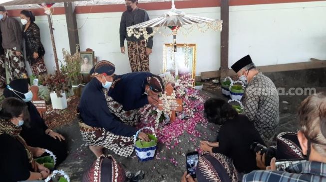 Gusti Hadiwinoto Wafat, Abdi Dalem dan Kerabat Iringi Pemakaman di Kotagede