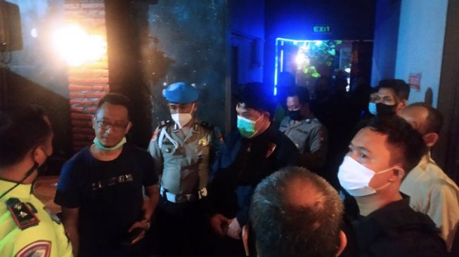 Langgar Jam Malam, Pengunjung Backroom by Triangle Dibubarkan Polisi Malang