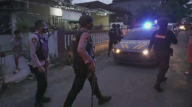 5 Top Berita Bekaci, Densus 88 Tangkap 3 Terduga Teroris di Bekasi dan Wanita Viral