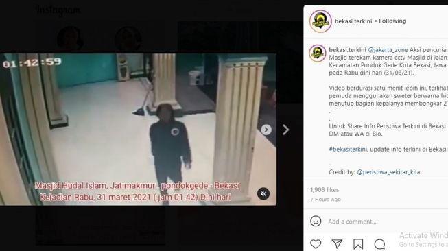 Aksi maling kotak amal di Pondok Gede Bekasi terekam kamera CCTV.[Instagram/@bekasi.terkini]