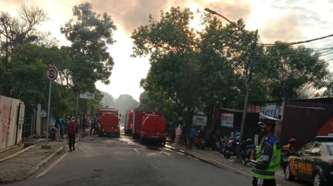 Asrama Polisi Tangerang Terbakar, Tujuh Bangunan Dilalap Api