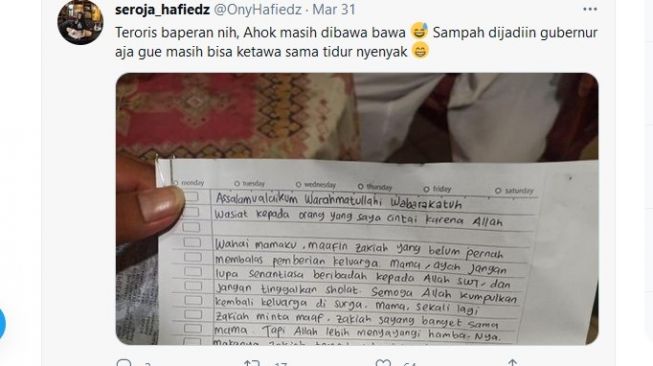 Twit Seroja Hafiedz yang menertawakan isi surat pelaku teror, Zakia Aini. [Twitter]