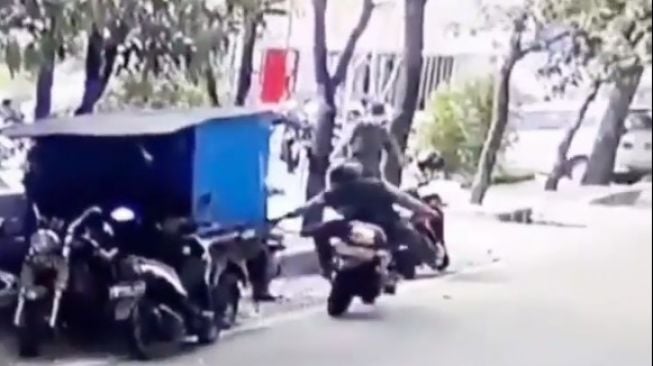 Ditangkap Polisi, Penjambret di Kukar Ngaku Bayar Utang dan Sewa PSK