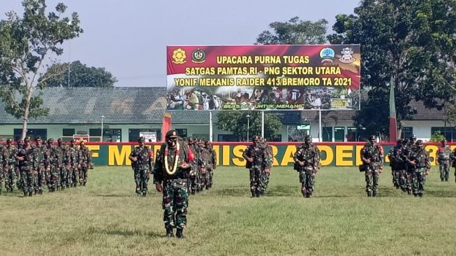 Prajurit Satgas Yonif Mekanis Raider 413/Bremoro Pulang dari Perbatasan