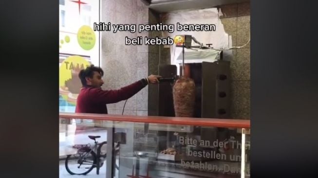 Viral Wanita Terbang ke Jerman Cuma Beli Kebab, Publik: Sisca Kohl Baru