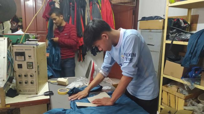Bisnis Perlengkapan Outdoor Cecep Terjebak di Zona Nyaman