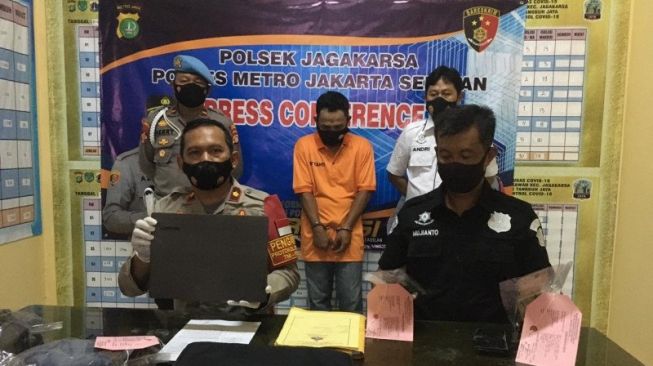 Terekam CCTV, Pencuri Laptop Keluarga Pasien di RS Jaksel Diciduk Polisi