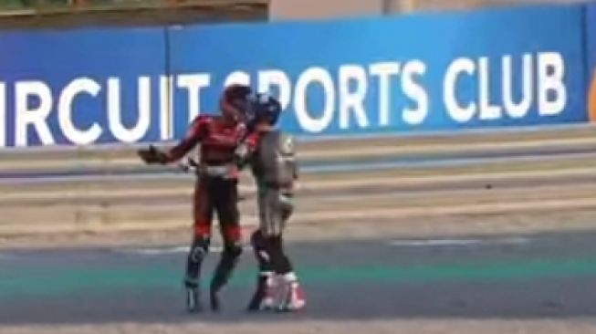 Baku Hantam di Sirkuit, Pembalap Tim Indonesia di Moto3 Doha Kena Sanksi