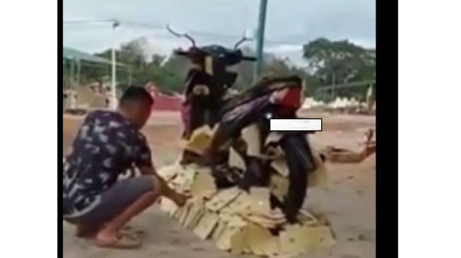 Viral Pria Bakar Motor Bikin Heboh, Pemilik Bilang Agar Masuk Surga