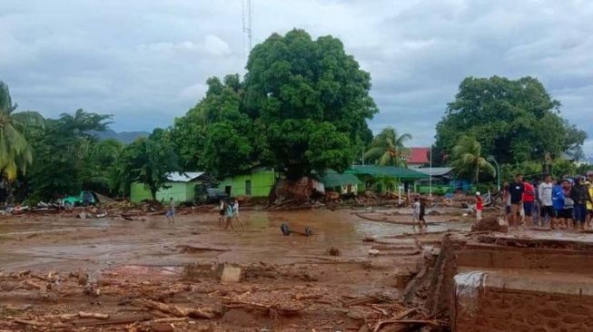 Perkembangan Terkini Banjir Bandang dan Longsor di NTT, 18 Desa Terisolasi