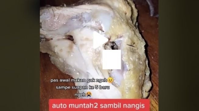 Gadis syok dapat makanan dari tetangga.(TikTok/@amellll.1)