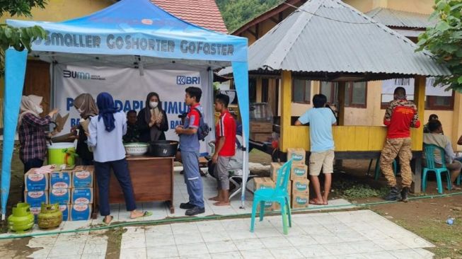 BRI salurkan bantuan untuk warga terdampak bencana NTT dan NTB. (Dok. BRI)