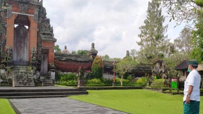 Wisata Bali: Mengenang Kemolekan dan Sejarah Pura Taman Ayun