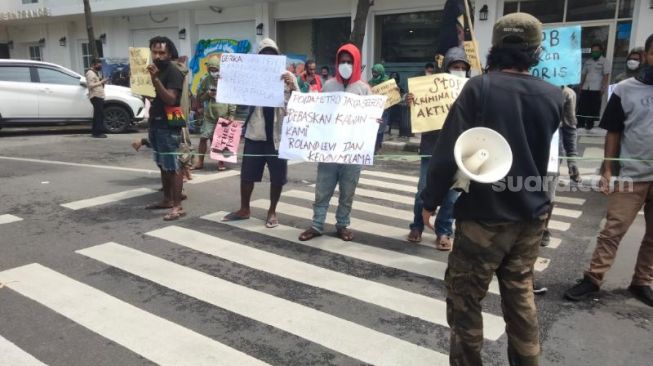 Demo Mahasiswa Papua di Malang Tuntut Freeport Ditutup Total