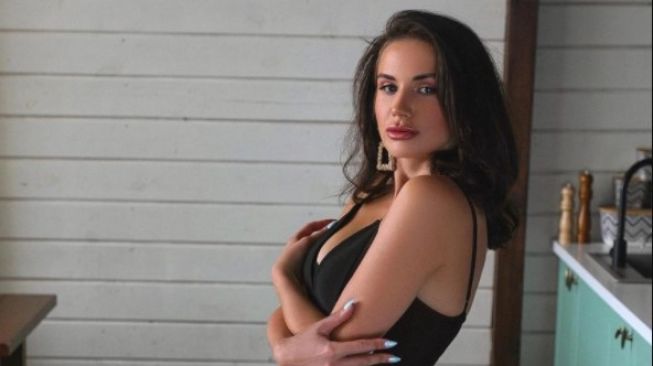 Dari Tato, Model Ini Terungkap Ikut Foto Telanjang di Dubai, Keluarga Kaget