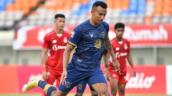 Ramai Insiden, Persela Balikkan Ketertinggalan dari Persik di Babak Pertama