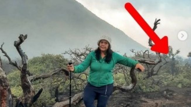 Bulu Kuduk Berdiri, Ada Penampakan Misterius di Kawah Ijen, Netizen: Jenglot Itu