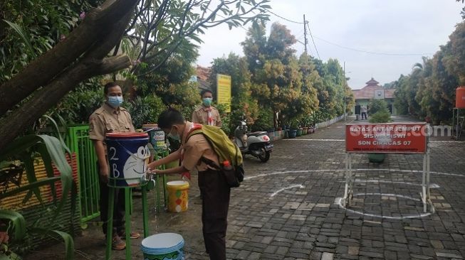 Sekolah Cuma 2,5 jam, Siswa Dilarang Bawa Bekal Makan karena Takut Corona