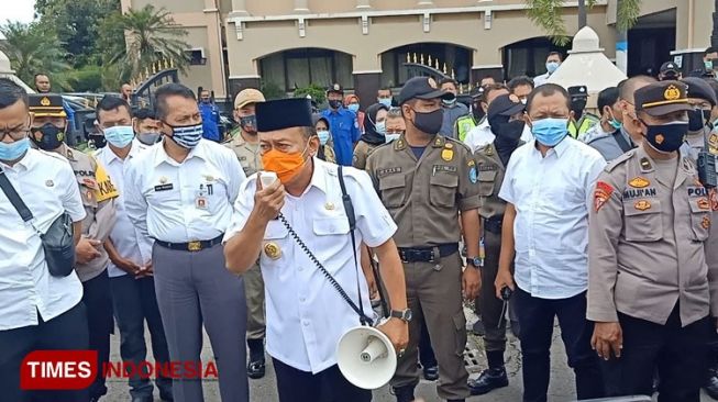 Pedagang Pasar Legi Demo Tuntut Janji Bupati Sugiri Sancoko