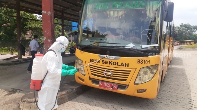 Zona Merah Kantor Bus Sekolah DKI: 58 Orang Positif Corona, Satu Meninggal