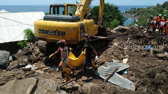 Update Banjir Bandang NTT: Korban Tewas Tambah Jadi 163 Jiwa, 45 Hilang