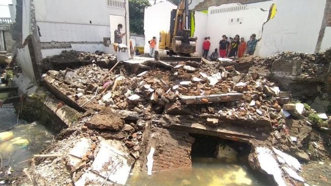 Banjir di Kota Medan, 3 Rumah Nyaris Roboh
