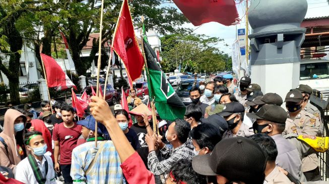 Biaya Perjalanan Dinas di Dinkes dan DPRD Pandeglang Disorot Mahasiswa