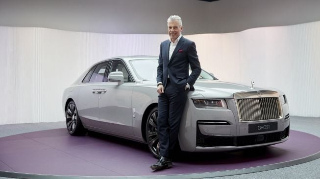 Torsten Müller-Ötvös, Chief Executive Officer (CEO) Rolls-Royce Motor Cars saat mengumumkan prestasi Rolls-Royce di kuartal perdana 2021 [Rolls-Royce Motor Cars].