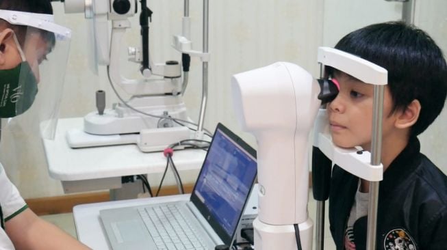 Selain Lasik, Ini Cara Lain yang Efisien Hilangkan Minus Pada Mata Anak