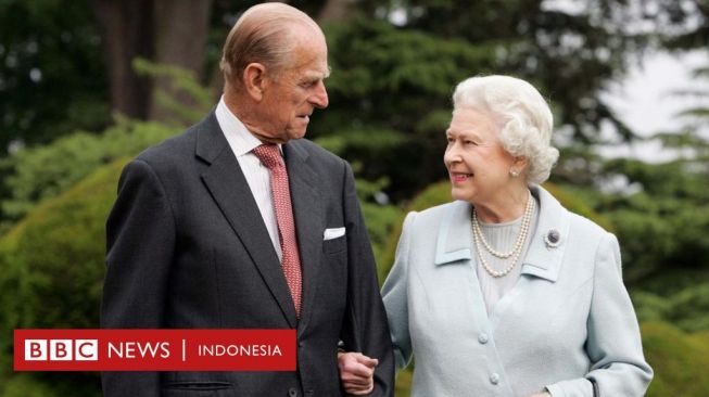 Pangeran Philip Mencurahkan Hidupnya Agar Ratu Elizabeth II Bisa Bertakhta