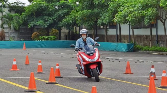 Ribuan Konsumen Antusias Ikuti Testride Honda PCX Terbaru