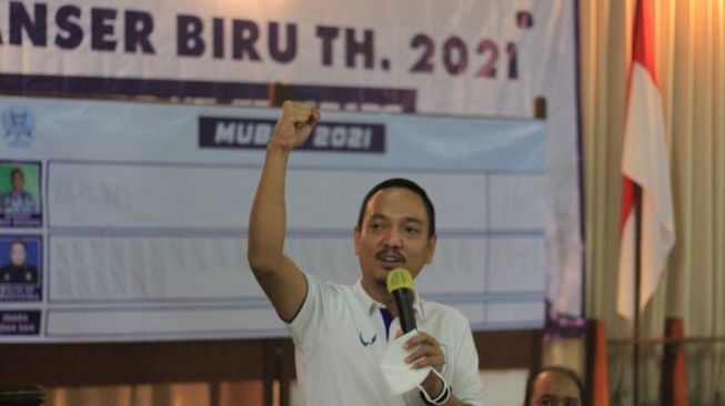CEO PSIS Semarang, Yoyok Sukawi menghadiri Mubes Panser Biru. [Dok PSIS Semarang]
