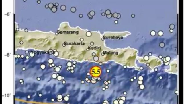 Gubernur Khofifah Imbau Waspada Banjir Bandang Pasca Gempa (M) 6.1