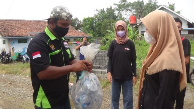 Serba-serbi Jelang Ramadhan, Di Pasar Ini Sampah Jadi Makanan Takjil