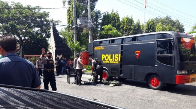 Heboh Temuan Tas Terlilit Kabel di DPRD Kediri, Tim Gegana Turun Tangan