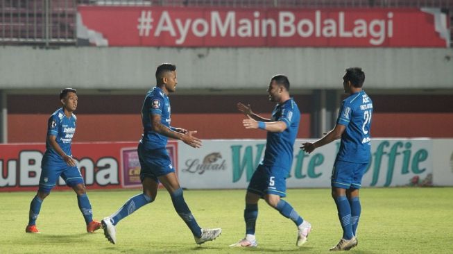 5 Hits Bola: Hajar Persebaya 3-2, Persib Bandung ke Semifinal Piala Menpora