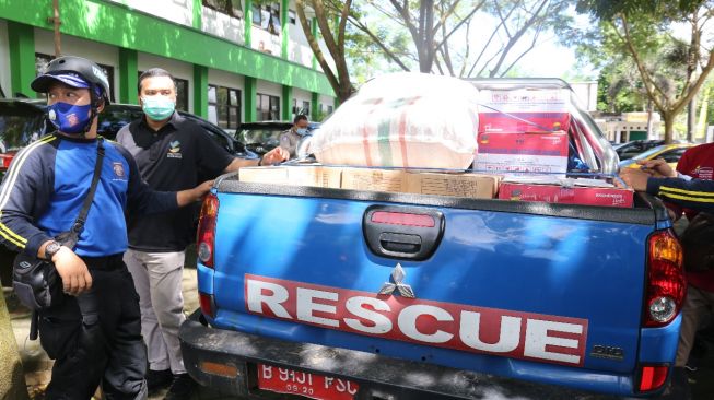 Kemensos salurkan bantuan untuk warga terdampak gempa Malang. (Dok. Kemensos)