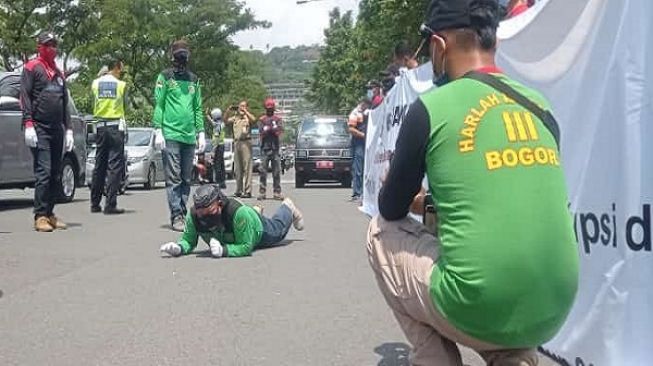 Kantor Gubernur Jateng Digeruduk Buruh, Ternyata Gara-gara Ini