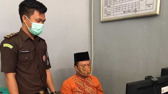 Busyet! Kades Askari Gelapkan Ratusan Juta Duit BLT Covid-19 untuk Judi