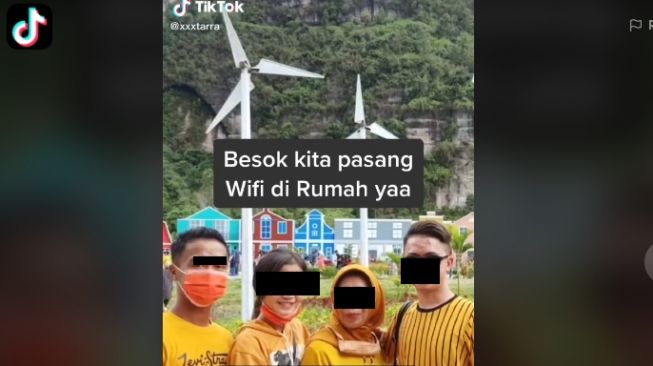 Drama keluarga saat pasang WiFi (tiktok.com/@xxxtarra)