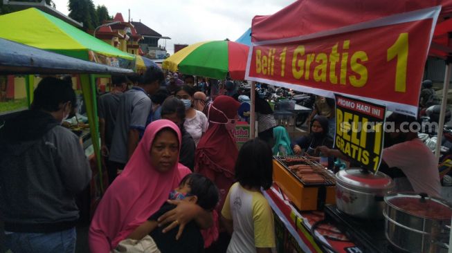 Boleh Jualan Takjil, Taman Makam Pahlawan Purwokerto Diserbu Warga