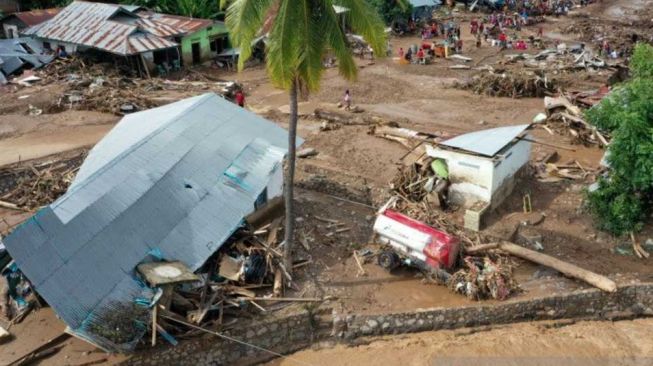 Gubernur NTT Beberkan Alasan Penutupan Tenda Pengungsian Seroja